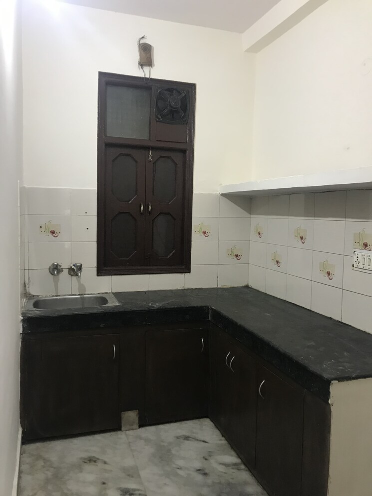 Kitchen, mayur vihar phase 1 2 Bedroom 700 Sq.Ft. Builder Floor In Mayur Vihar Phase 1 Delhi 9078434