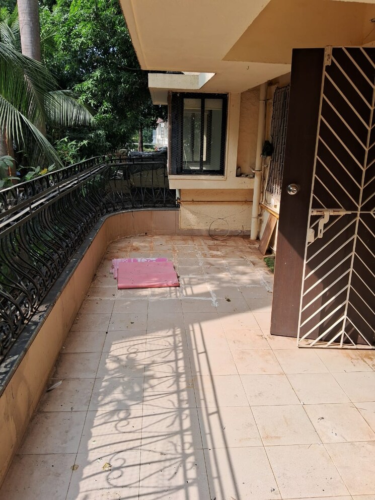 Balcony, kalpak-hormuz 2 Bedroom 1100 Sq.Ft. Apartment In Bandra West Mumbai 9078466