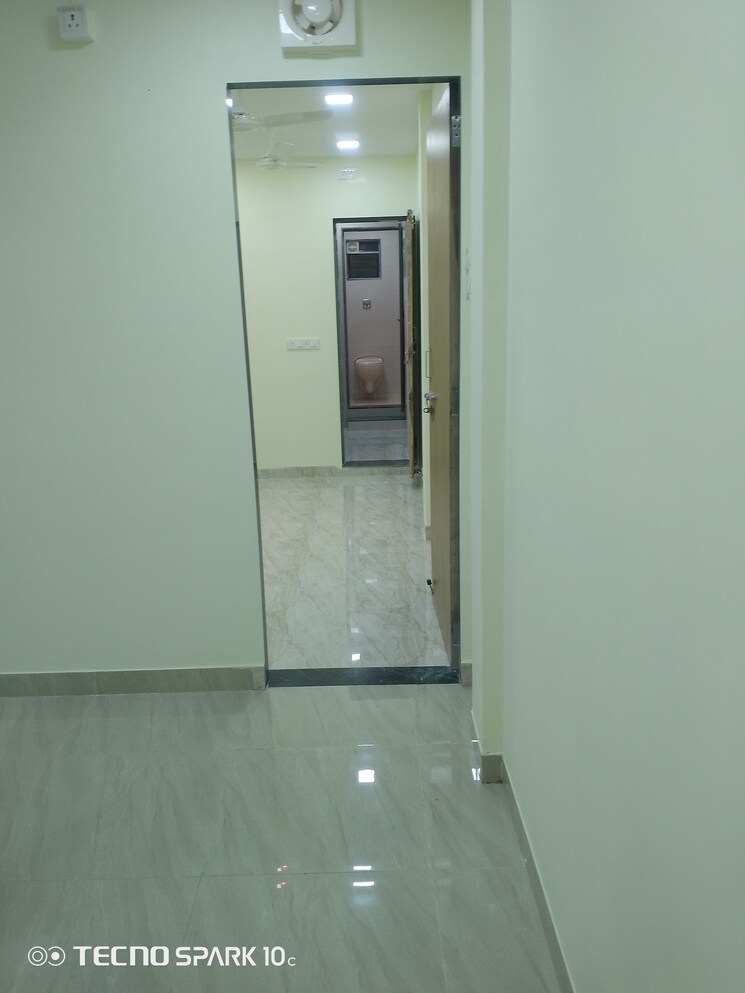 undefined, 18a-apartment Commercial Office Space 400 Sq.Ft. In Khar West Mumbai 9078469