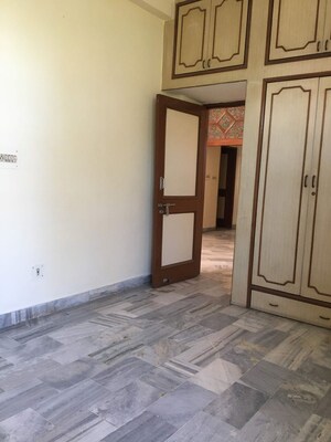 Room in 3 BHK Apartment at Sector 20 – for Sale