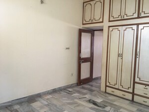Room in 3 BHK Apartment at Sector 20 – for Sale
