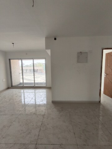 Room in 3.5 BHK Apartment at Moreshwar 19 East, Nerul – for Sale