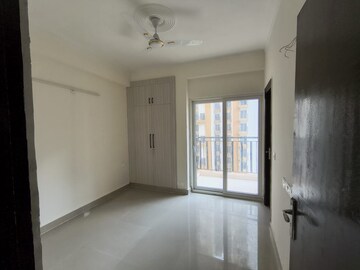 Room in 2 BHK Apartment at Gaur City 2 - 12th Avenue, Sector 16c Greater Noida – for Rent
