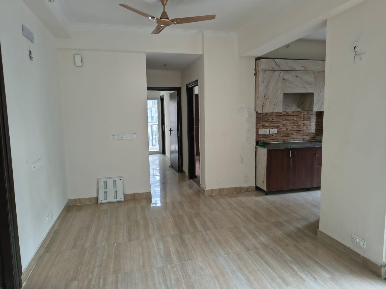 2 BHK Apartment For Rent in Gaur City 2 - 12th Avenue
