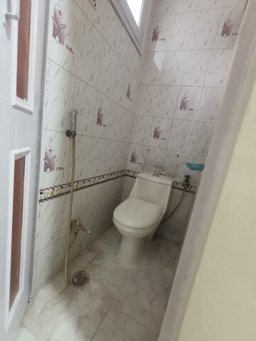 Bathroom in 3.5 BHK Apartment at Mayur Vihar Phase 1 – for Rent