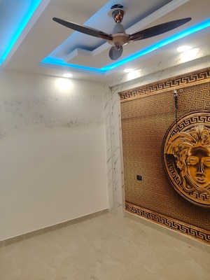 Room in 3 BHK Builder Floor at Govindpuri – for Sale