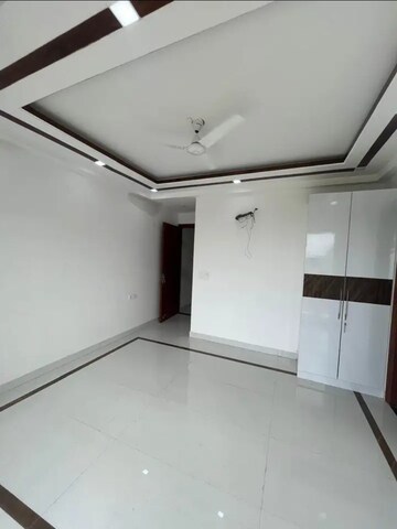 Room in 2 BHK Builder Floor at Saket – for Rent