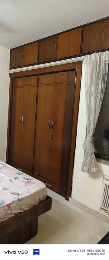 Bedroom in 2 BHK Apartment at Jasmine Tower, Vasant Vihar – for Rent