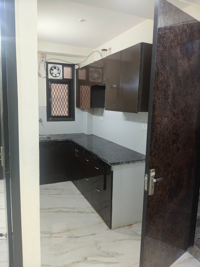 Kitchen, govindpuri 3 Bedroom 850 Sq.Ft. Builder Floor In Govindpuri Delhi 9078633
