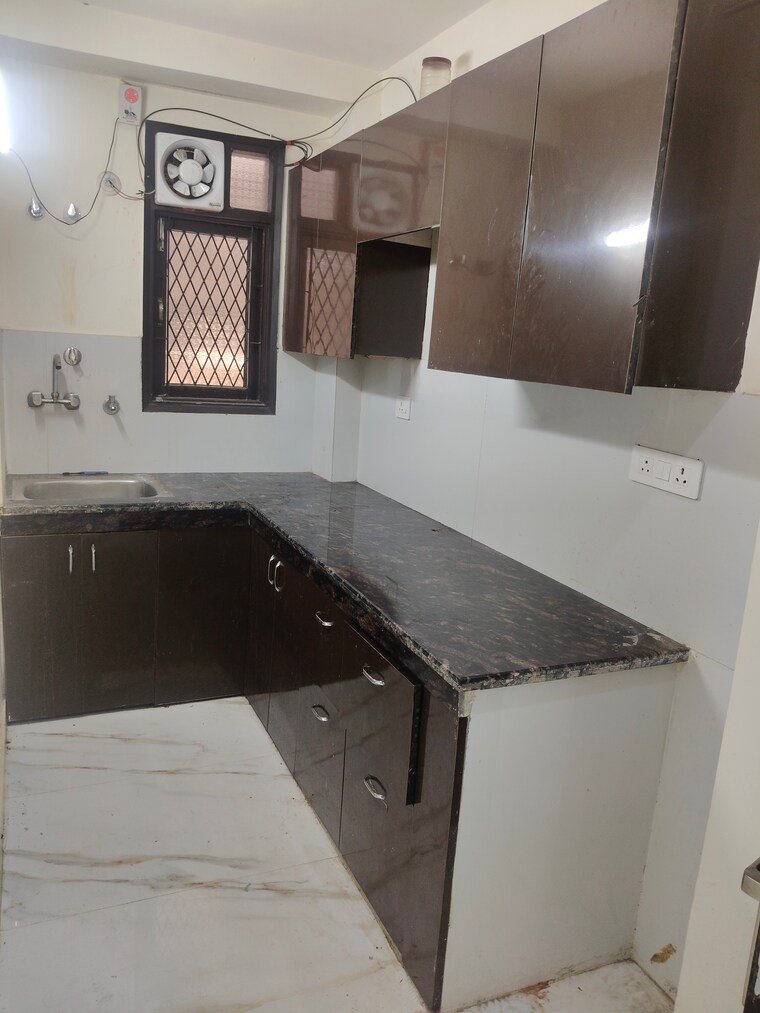Kitchen, govindpuri 3 Bedroom 850 Sq.Ft. Builder Floor In Govindpuri Delhi 9078633