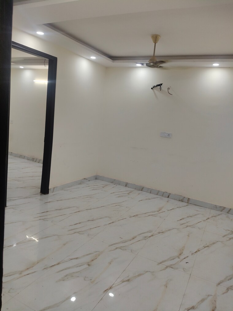 Room, govindpuri 3 Bedroom 850 Sq.Ft. Builder Floor In Govindpuri Delhi 9078633