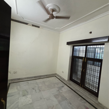 Room in 3 BHK Independent House at Gomti Nagar – for Rent