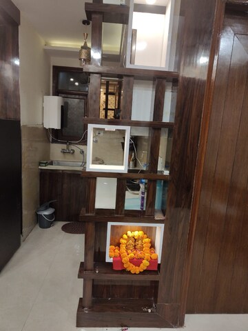 Furnished Amenities in 2 BHK Builder Floor at Vipin Garden – for Rent