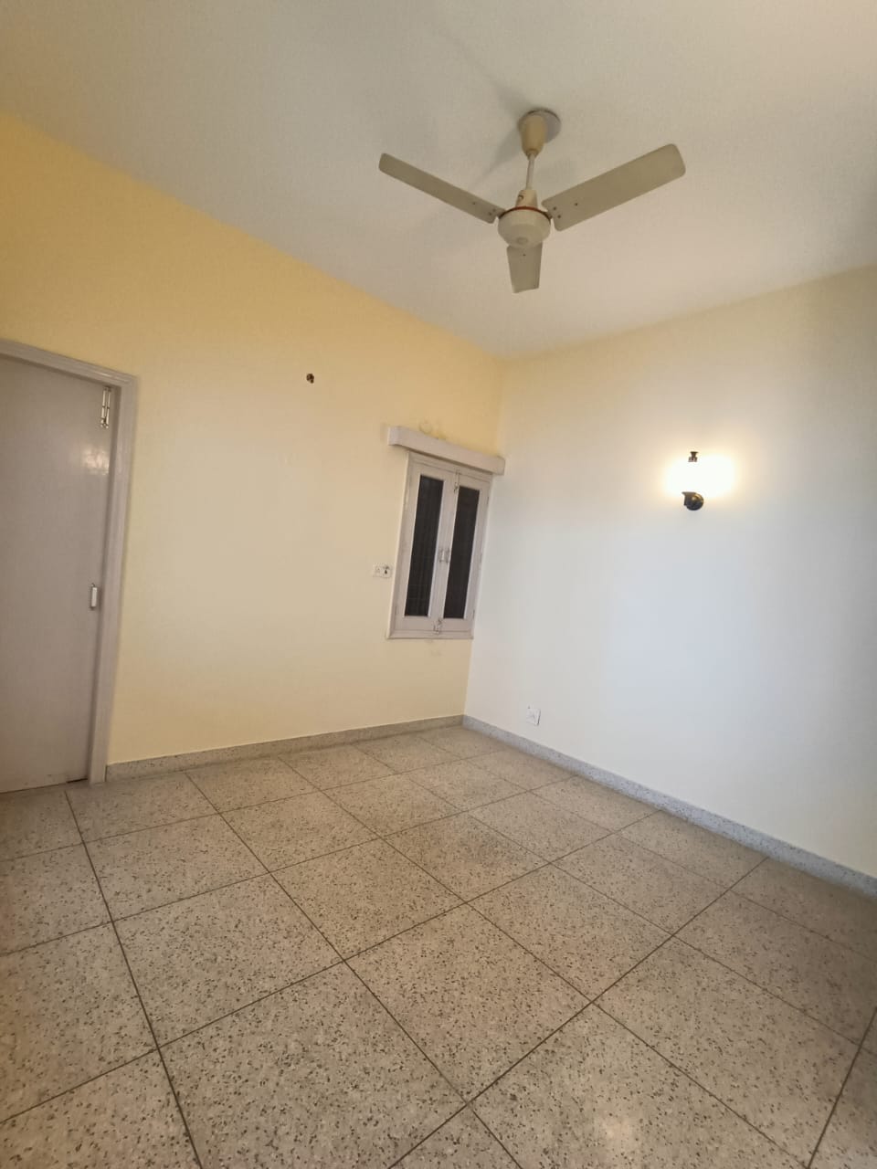 2 BHK + Study Room Builder Floor For Rent in Navjeevan Vihar