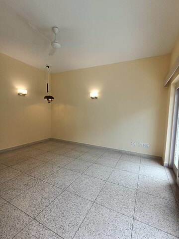 Room in 2 BHK Builder Floor at Navjeevan Vihar – for Rent