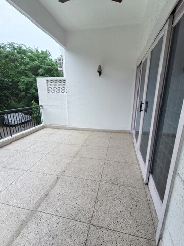 Balcony in 2 BHK Builder Floor at Navjeevan Vihar – for Rent