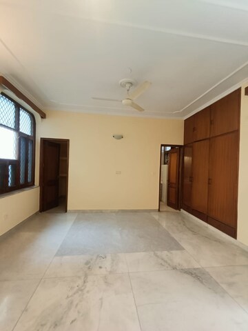 2 BHK Builder Floor For Rent in Saket