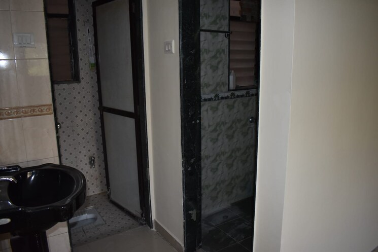 Bathroom, rohan-garden 2 Bedroom 930 Sq.Ft. Apartment In Kothrud Pune 9078814