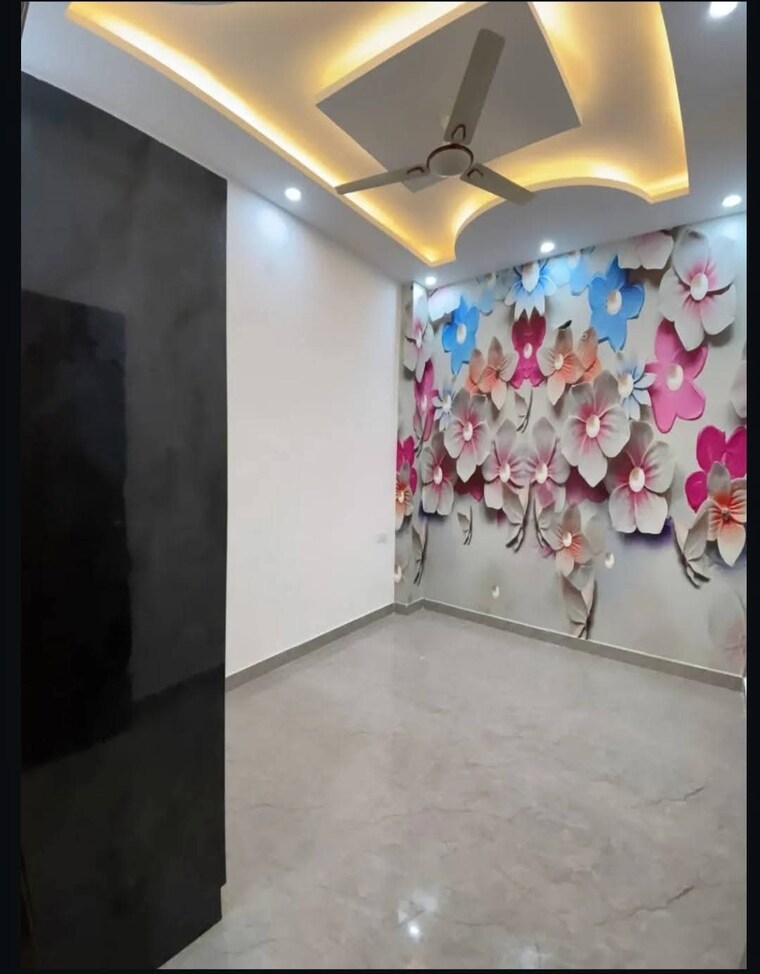 Room, meet-apartments 2.5 Bedroom 750 Sq.Ft. Builder Floor In Burari Delhi 9078873