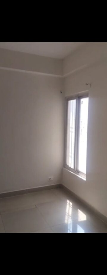 2 BHK Apartment For Sale in Ajnara Le Garden, Sector 16b Greater Noida