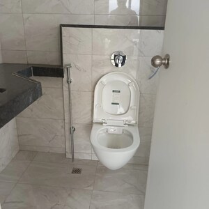 Bathroom in 2 BHK Apartment at Amanora Gold Towers, Amanora Park Town – for Sale