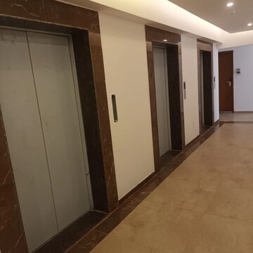 Room in 2 BHK Apartment at Amanora Gold Towers, Amanora Park Town – for Sale