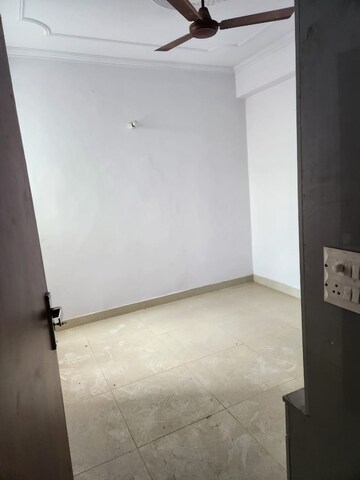 Room in 3 BHK Apartment at Puri Pranayam, Sector 82 – for Rent