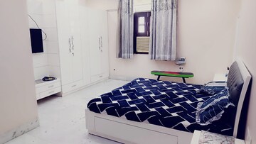Bedroom in 4 BHK Apartment at Karol Bagh – for Rent