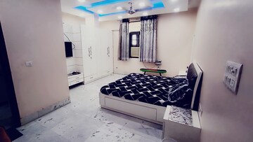 Bedroom in 4 BHK Apartment at Karol Bagh – for Rent