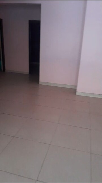 Room in 2.5 BHK Apartment at Wave City, Wave City – for Rent
