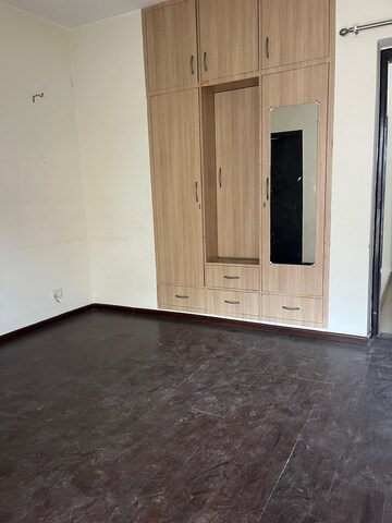 Room in 3 BHK Apartment at BPTP Park 81, Sector 81 – for Rent