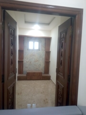 Room in 3 BHK Apartment at Pavani Manor, Jubilee Hills – for Rent