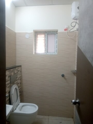 Bathroom in 3 BHK Apartment at Pavani Manor, Jubilee Hills – for Rent