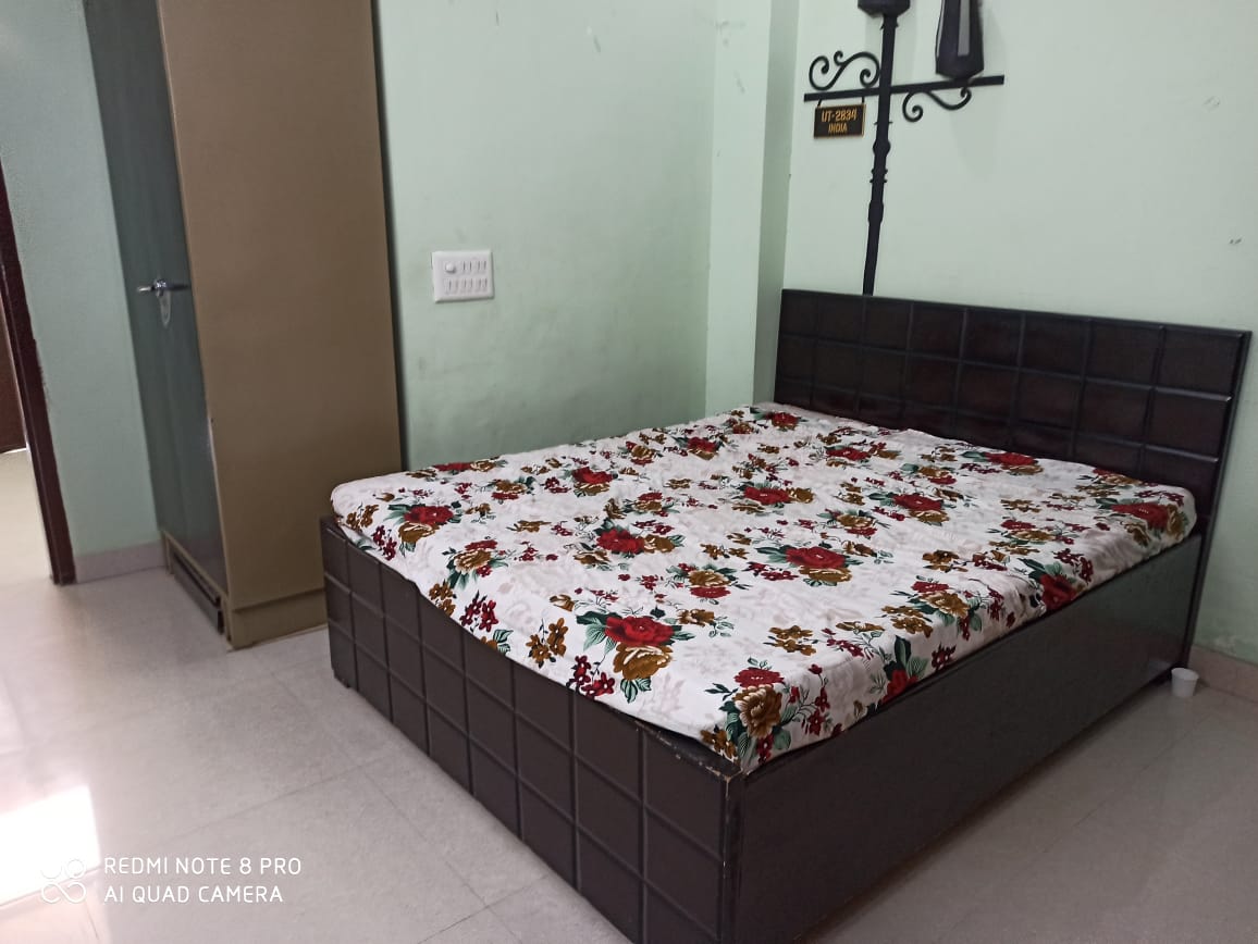 1 BHK + Pooja Room Builder Floor For Rent in SectoR-28