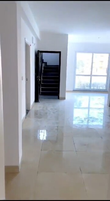 Room in 3 BHK Apartment at BPTP Parkland Pride, Sector 77 – for Rent