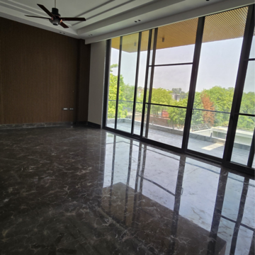 Room in 6 BHK Villa at Chattarpur – for Sale