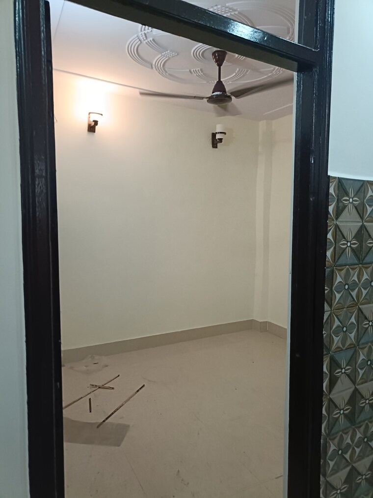 Room, new ashok nagar 2 Bedroom 550 Sq.Ft. Builder Floor In New Ashok Nagar Delhi 9079094