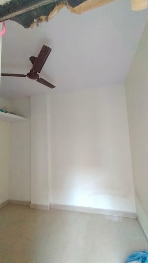 Room in 1.5 BHK Apartment at Sector 10 Greater Noida – for Sale