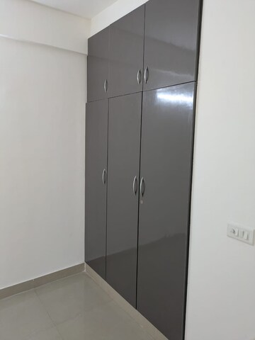 Furnished Amenities in 2 BHK Apartment at Suncity Avenue 76, Sector 76 – for Rent