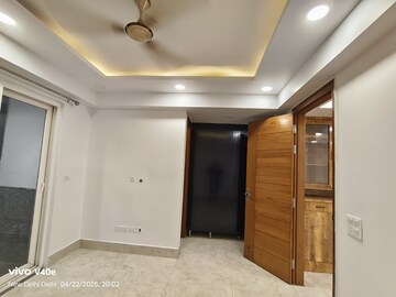 Room in 3 BHK Builder Floor at Vasant Kunj – for Rent