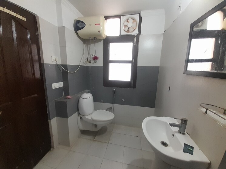 Bathroom, maya-garden-city 2 Bedroom 1307 Sq.Ft. Apartment In Lohgarh Zirakpur 9079120