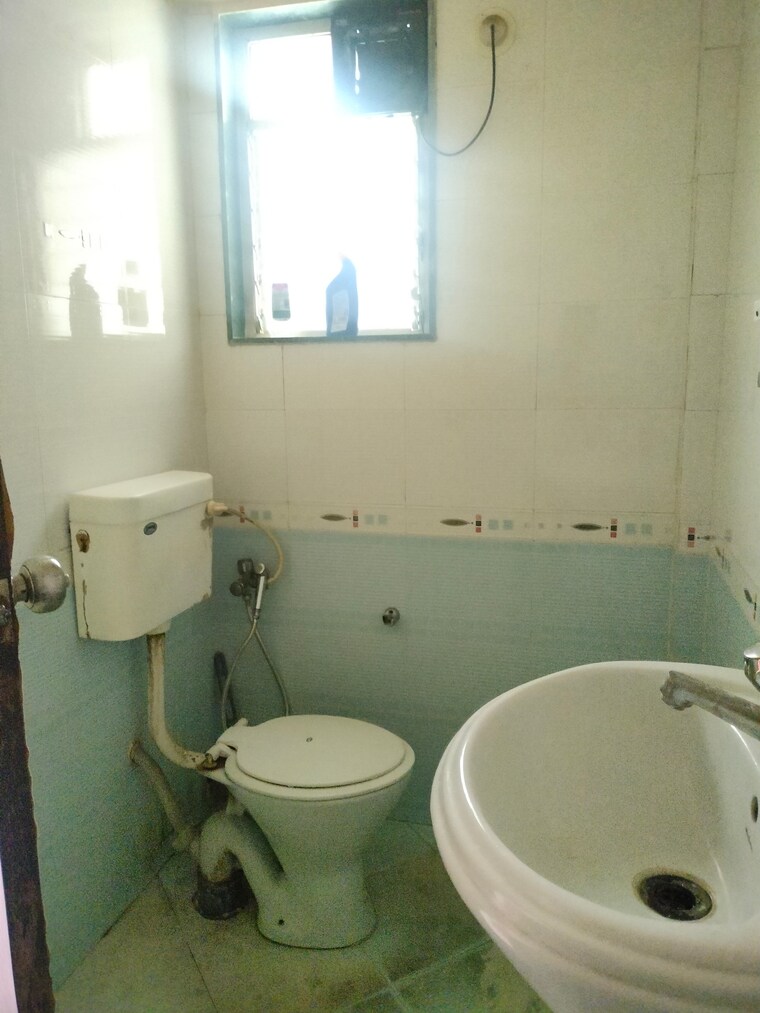 Bathroom, kumar-periwinkle 2 Bedroom 779 Sq.Ft. Apartment In Kharadi Pune 9079128