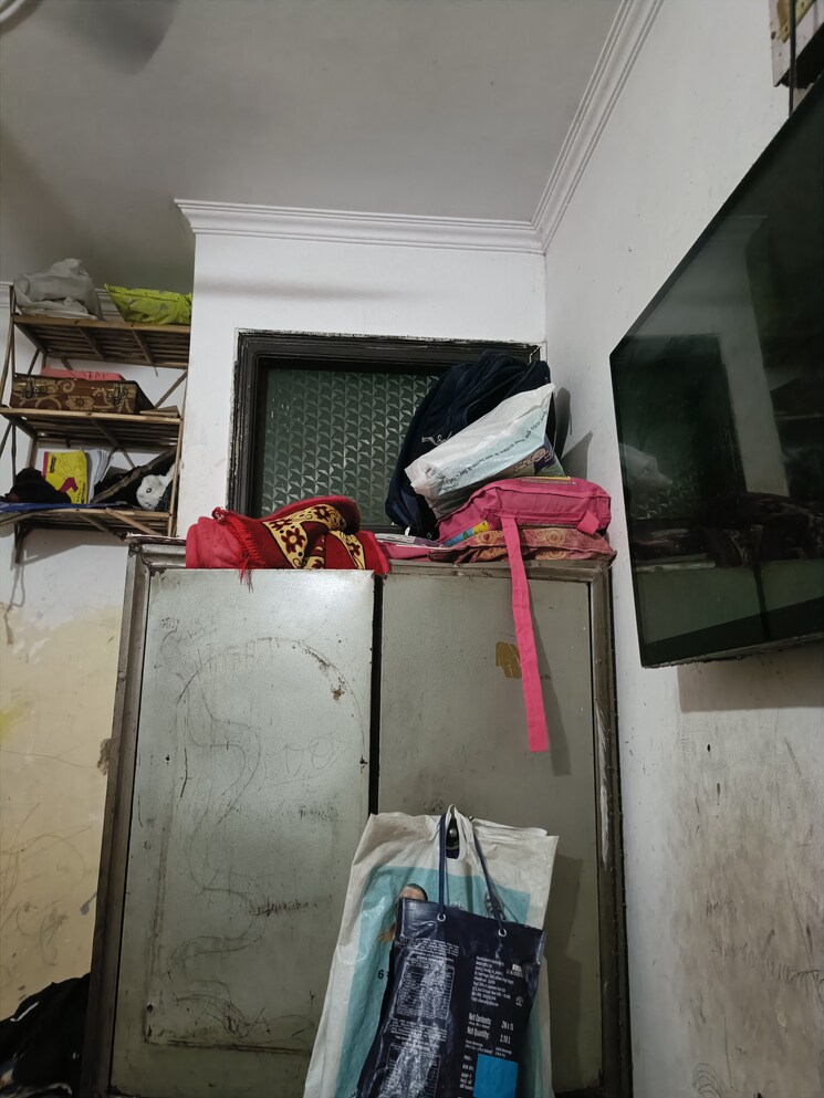 Master Bedroom, new ashok nagar 1.5 Bedroom 30 Sq.Yd. Builder Floor In New Ashok Nagar Delhi 9079166