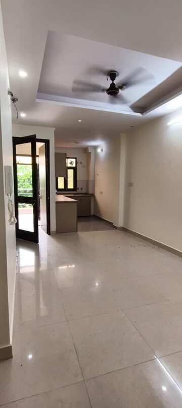 Swimming Pool in 2 BHK Builder Floor at Indraprastha – for Rent