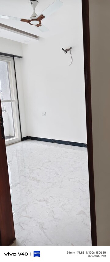 Room in 3 BHK Apartment at Sector 3 Dwarka – for Rent