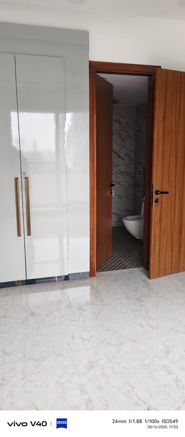 Bathroom in 3 BHK Apartment at Sector 3 Dwarka – for Rent