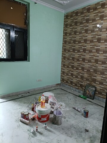Furnished Amenities in 2 BHK Builder Floor at New Ashok Nagar – for Rent