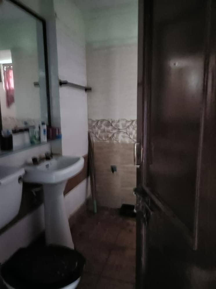 Attached Bathroom, new ashok nagar 2 Bedroom 55 Sq.Yd. Builder Floor In New Ashok Nagar Delhi 9079194