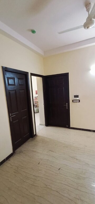 Room in 3 BHK Apartment at Dasnac The Jewel, Sector 75 – for Rent