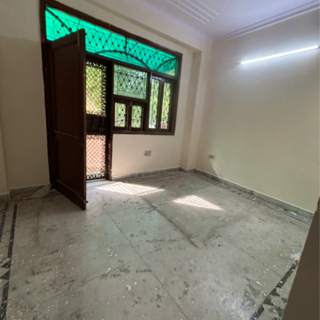 Room in 3 BHK Builder Floor at Rohini Sector 16 – for Rent